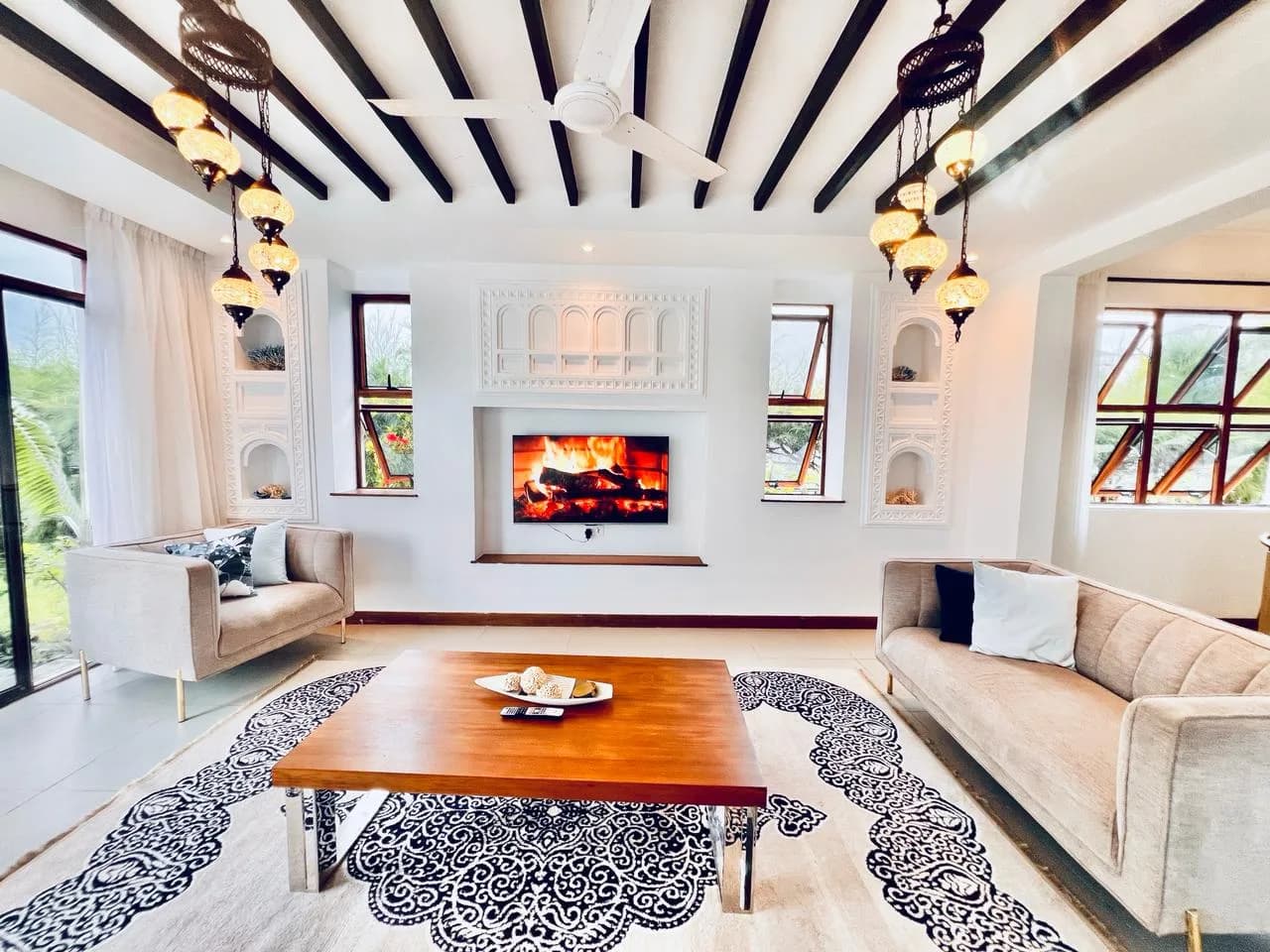 Beach Front Villa — photo 2