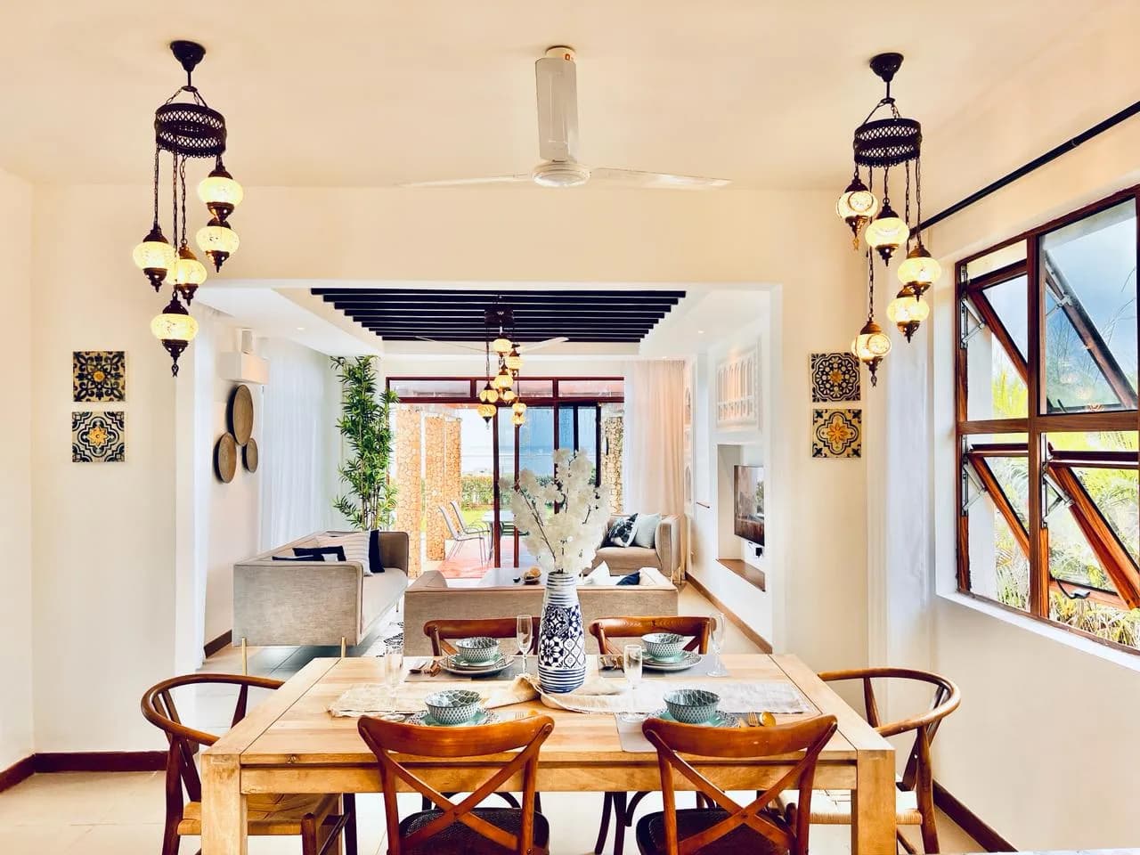 Beach Front Villa — photo 3